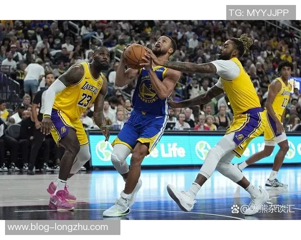 勇士与湖人激战全场精彩回顾12月19日赛事亮点分析